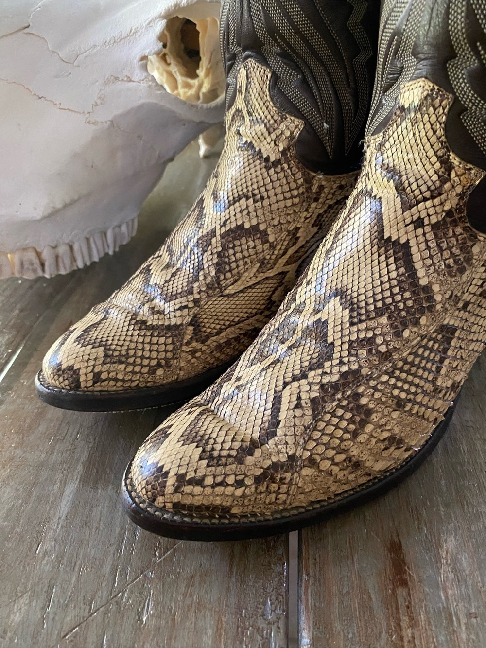 Vtg Justins Snakeskin Exotic Cowgirl Cowboy
Western Boots Womens 7D Tan Brown - Picture 4 of 7